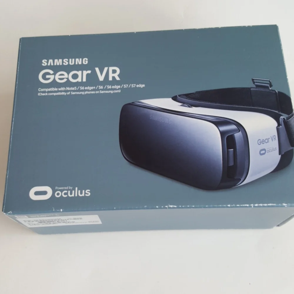 Samsung Gear VR Goggles New in Box Powered by Oculus